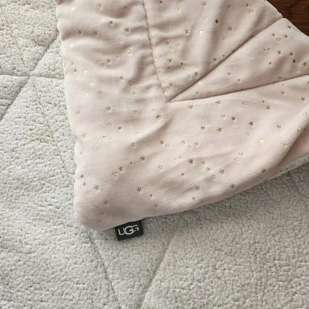 UGG Maisie Full/ Queen Size Blanket Comforter Pink W/ Gold Stars & White Sherpa